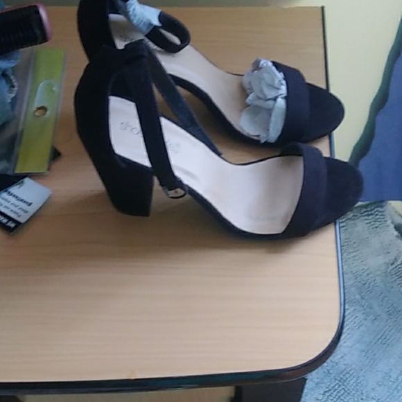 Shoes - Picture 1 of 2